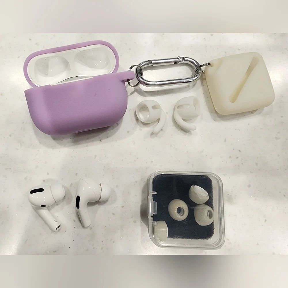 Apple Airpods Pro NWOB White New Noise Cancelling Earbuds Bluetooth